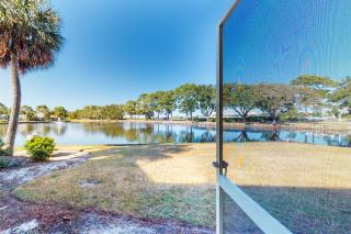 Waterfront townhome with pools tennis & beach access - 9