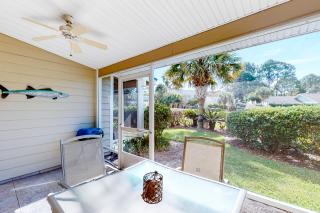 Beautiful gem at Bayou Village golf cart WiFi & resort pools - 5