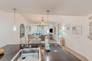 Elegant condo at the Village of Baytowne Wharf with pool hot tub & tennis - 3