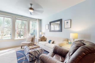 2nd-floor resort condo with balcony on-site pool golf tennis & beach access - 7