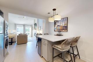 Courtyard view condo with private beach access private balcony & free WiFi - 3