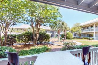 Cute ground floor condo with shared pool access to shuffleboard and tennis - 8