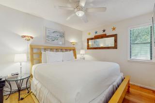 Cute ground floor condo with shared pool access to shuffleboard and tennis - 1