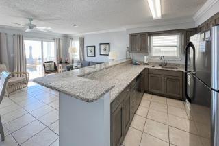 Lovely first floor condo with ocean views patio & grill - steps from the beach - 5