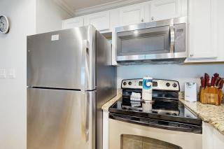 Gorgeous ground-floor beachfront condo shared pool and beach access - 4