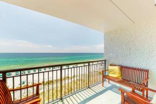 Sixth-floor condo with Gulf-front views & pool - 0
