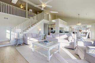 Fourth floor oceanfront condo with pool access ocean views and washer&dryer - 3