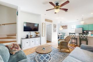 Dog-friendly bungalow with on-site pool hot tub free WiFi and washer&dryer - 6