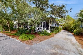 Coastal haven near the beach off scenic 30A with two pools & porch- dog-friendly - 7