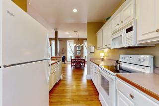 Coastal haven near the beach off scenic 30A with two pools & porch- dog-friendly - 3