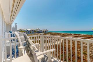 Delightful Beach Getaway with Water Views Beach Access Deck & Fast WiFi - 8