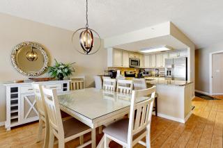Large sixth-floor oceanfront condo with ocean views pool access & central AC - 1