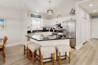 Dog-friendly home with pool patio & washer&dryer - 6