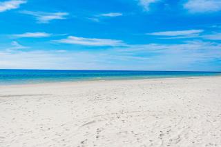 2nd-floor condo near beach with outdoor pool tennis balcony washer&dryer AC - 9