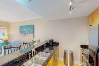 2nd-floor condo near beach with outdoor pool tennis balcony washer&dryer AC - 3