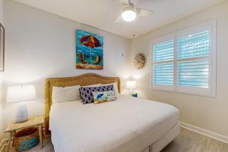 Adorable 3rd-floor cabana with gorgeous view from balcony pool and hot tub access - 7