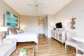 Cozy Hotel-Style- near beach & dining with kitchenette pools hot tub & tennis - 6