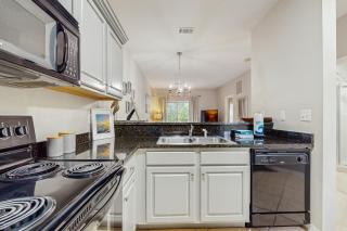 Comfortable coastal house with roomy accommodations and easy shoreline access - 2
