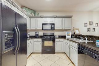 Comfortable coastal house with roomy accommodations and easy shoreline access - 7