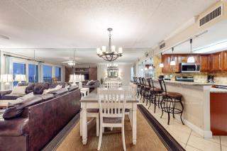Third-floor bright Gulf front condo with dreamy views - close to everything - 3