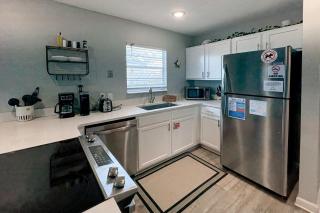 Gorgeous home with private pool outdoor space and close to beach - 3