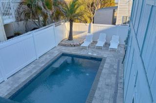 Gorgeous home with private pool outdoor space and close to beach - 9