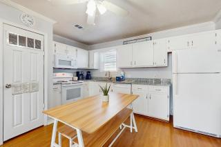 Cozy sound side condo with shared pool Close to shopping and beach - 6