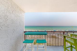 Fourth-floor Gulf-front condo with pool gym & amazing views - 7