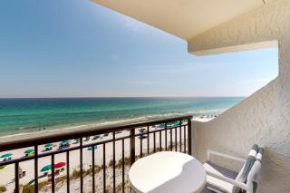 Comfortable 6th-floor beachfront condo with ocean views - walkable locale - 5