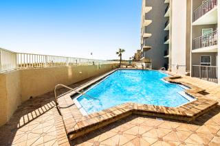 Amazing beachfront condo with Gulf views pool & beach service - 8
