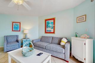 Family-friendly Gulf view condo with beach chair & umbrella shared pool hot tub - 6