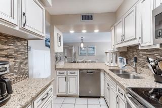 Gulf-front condo with heated pool fitness room & beach chairs - close to dining - 5