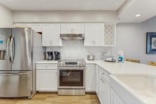 Water-view condo with pool hot tub & pickleball - 4