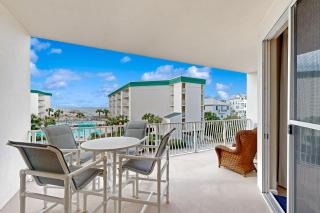 Beach-view condo with outdoor pool hot tub sauna tennis BBQ & beach access - 7