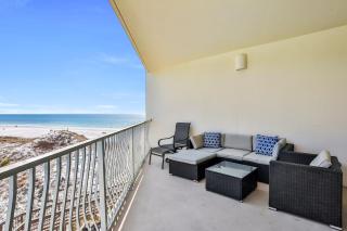 Oceanfront condo with pool hot tub sauna gym bikes tennis - lovely balcony - 6