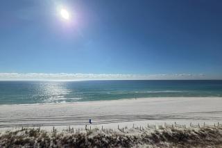 Gulf view condo with private balcony close to beaches and more - 8