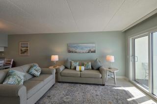 Gulf view condo with private balcony close to beaches and more - 5