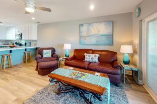 Updated home across from beach with firepit sunroom & fast WiFi - snowbirds OK - 0