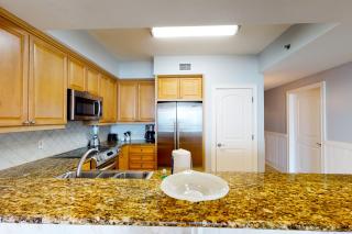 Gulf Front Condo Pools Onsite Nearby Activities Shops & Restaurants - 4