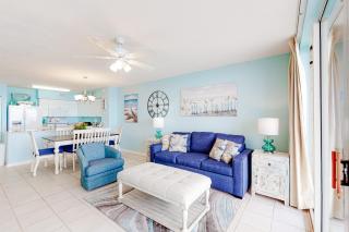 Fourth-floor spacious beachfront condo with views - close to entertainment - 8