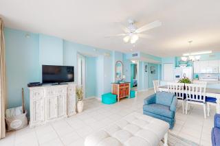 Fourth-floor spacious beachfront condo with views - close to entertainment - 9