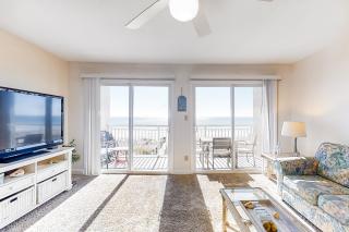 3rd Floor Bright Gulf-Front Condo with Views Close To Entertainment - 0