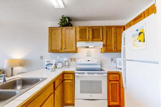 3rd Floor Bright Gulf-Front Condo with Views Close To Entertainment - 1