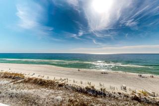 Oceanfront 7th-floor condo with balcony pool hot tub AC & washer&dryer - 8