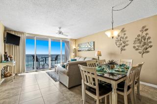 Fifth-floor oceanfront condo with pool ocean view washer&dryer & fast WiFi - 4