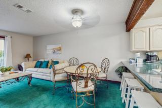 Cozy coastal condo full kitchen & close to beach access - 4