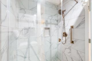 Beautiful Gulf Condo with Balcony Outdoor Shower & Shared Pool - 1