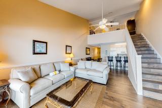 Oceanfront condo with AC WiFi pool & seasonal beach service - 3