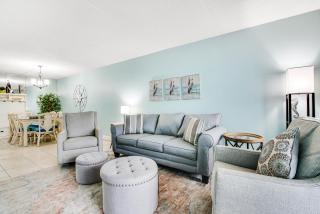 Beachfront home with balcony pool & beach access - 5