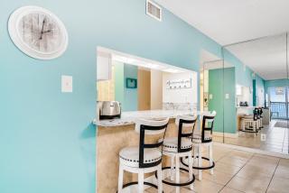 Beachfront home with balcony pool & beach access - 1